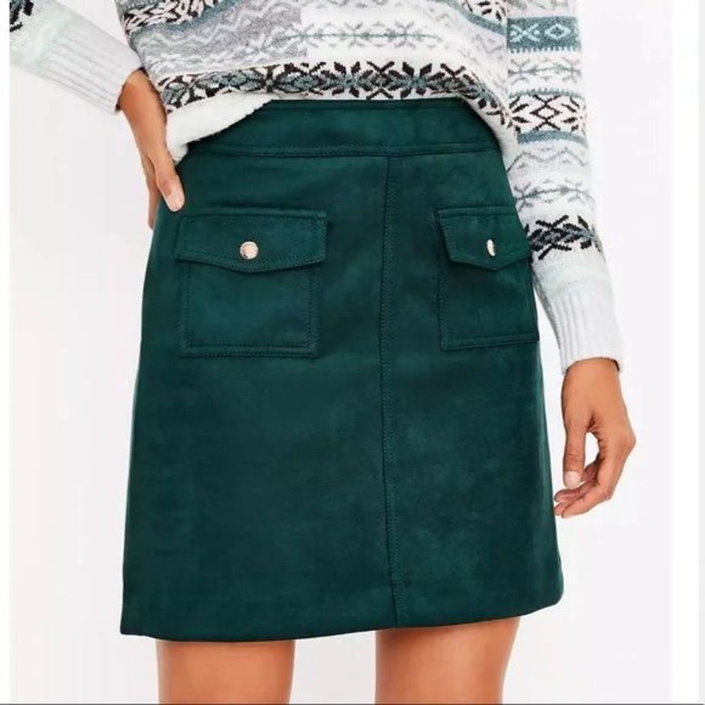 Loft Faux suede skirt with pockets size 8p